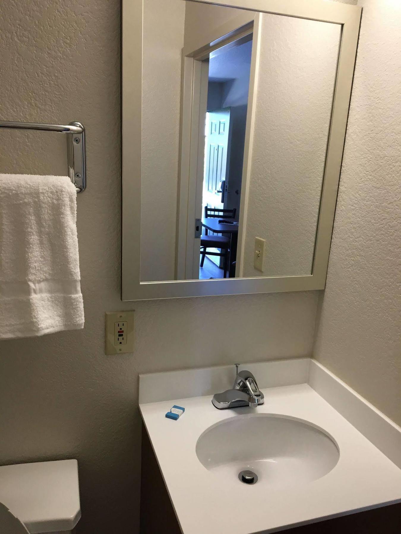 6 Rancho Cordova, Ca Hotel